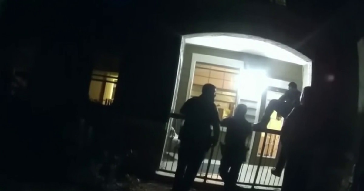 3 San Antonio police officers charged with murder after shooting woman ...