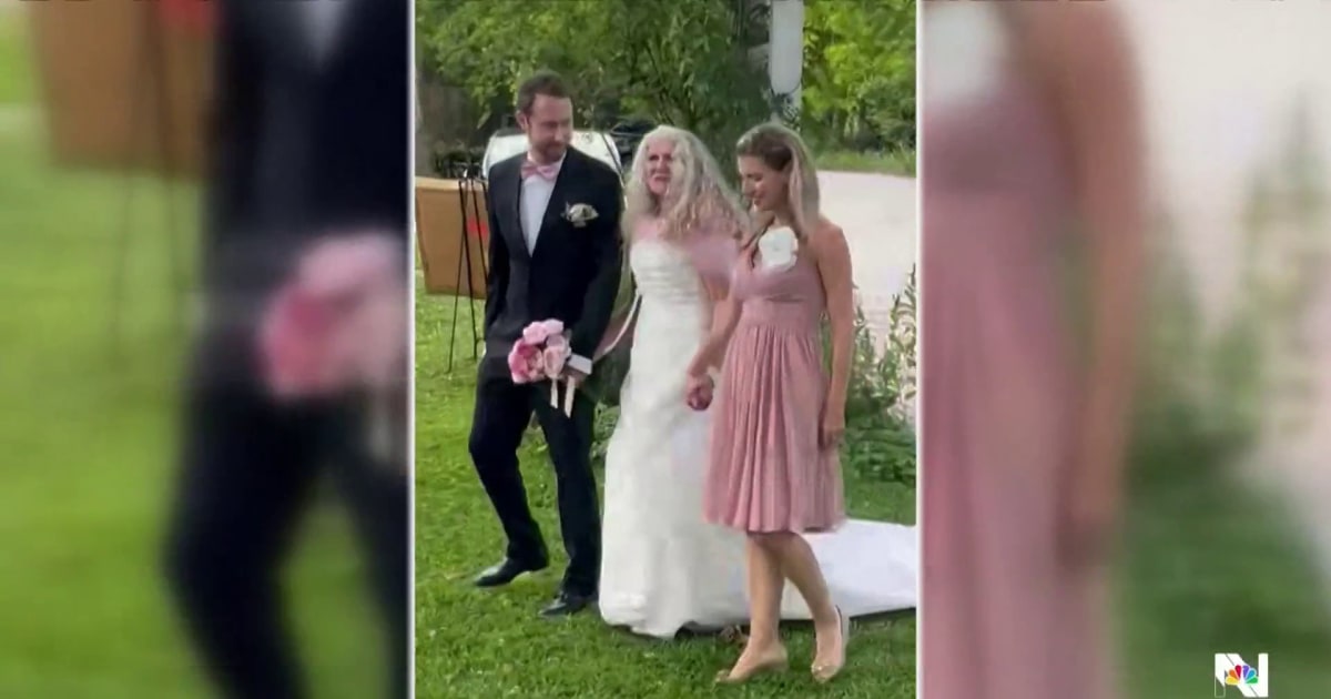 Doctors Who Treated Bride For Cancer Walk Her Down The Aisle bridal-party-processional-songs-felix-and-fingers-dueling-pianos