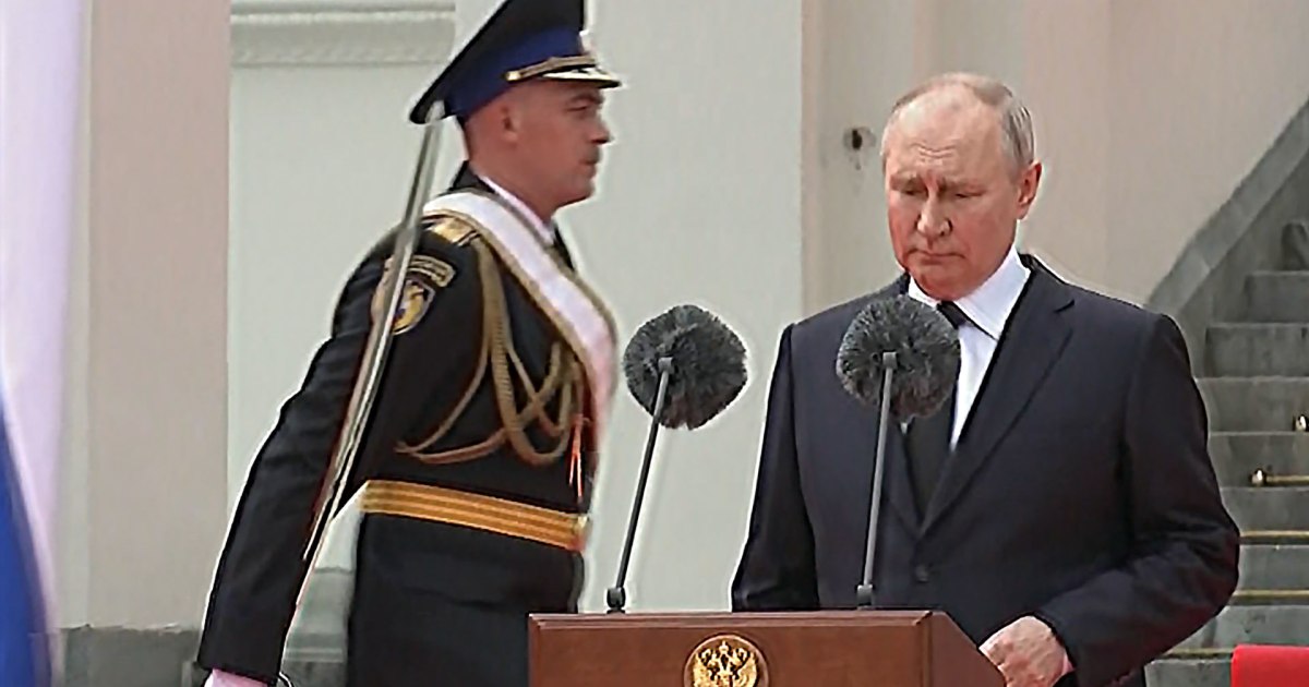 Putin hails military and law enforcement for quick response to Wagner ...