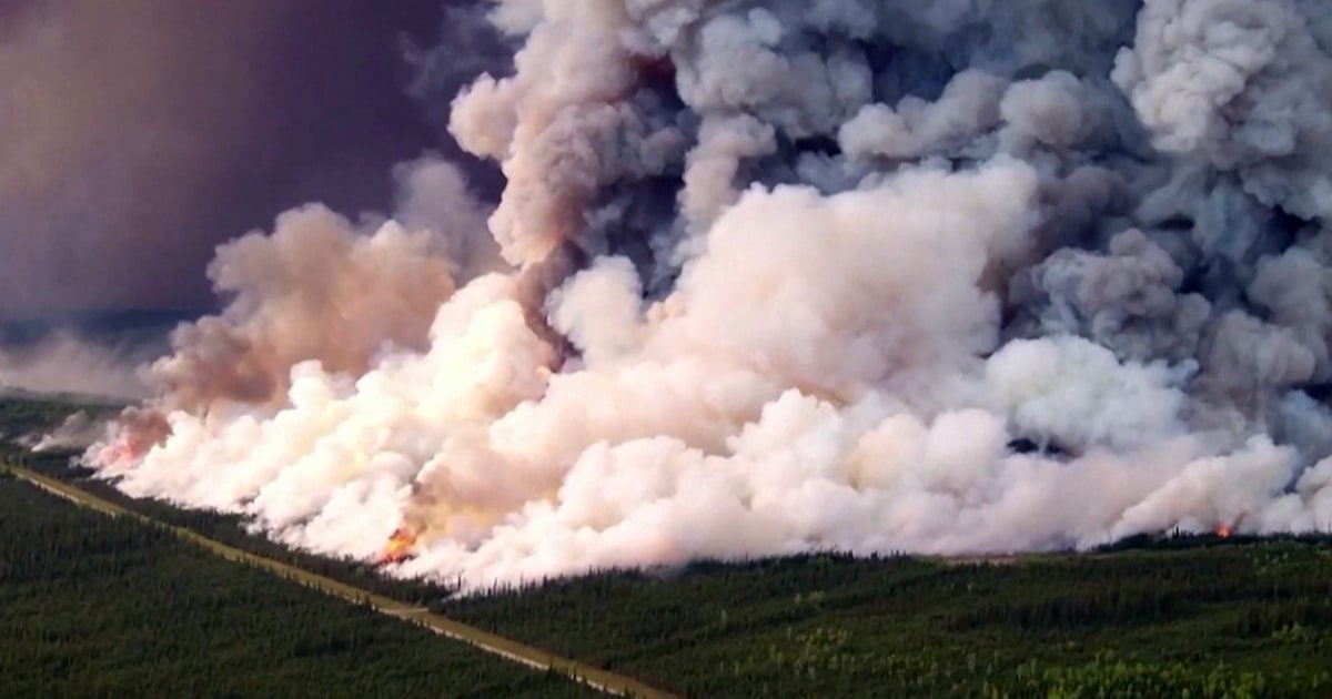 Canada's uncontrolled wildfires spread across the country