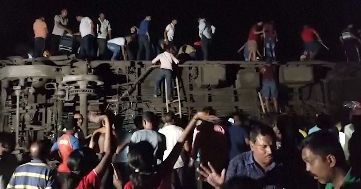 Train crash in eastern India leaves hundreds dead or wounded