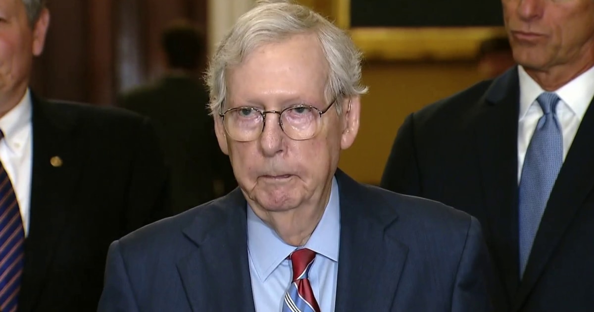 McConnell freezes up during news conference, raising health concerns