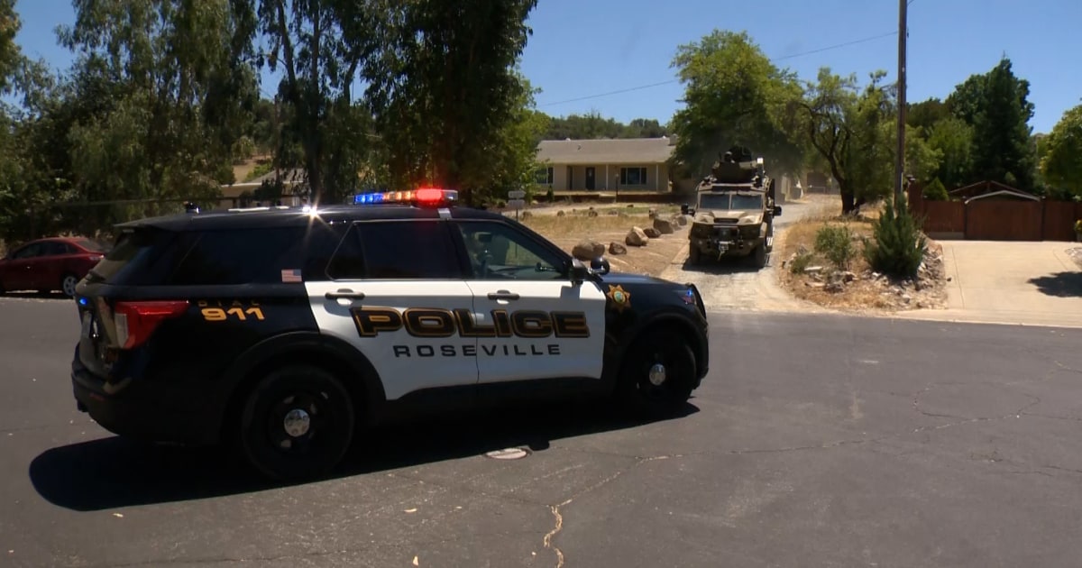 Suspect in deadly hostage situation in California escapes custody