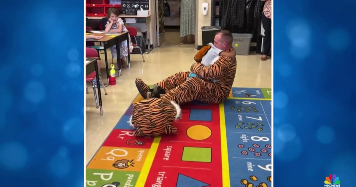 Soldier Dresses Up As Elementary School Mascot And Surprises Son On First Day 2324