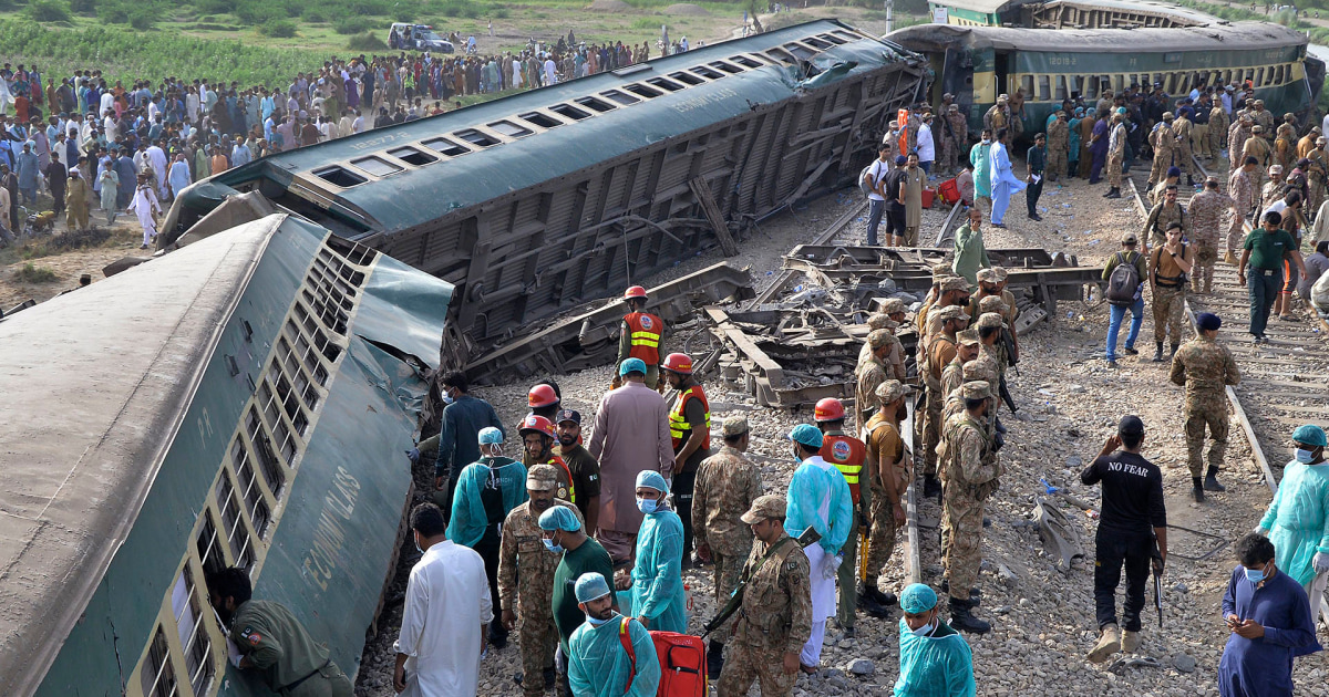 Passenger train derailment kills dozens in southern Pakistan