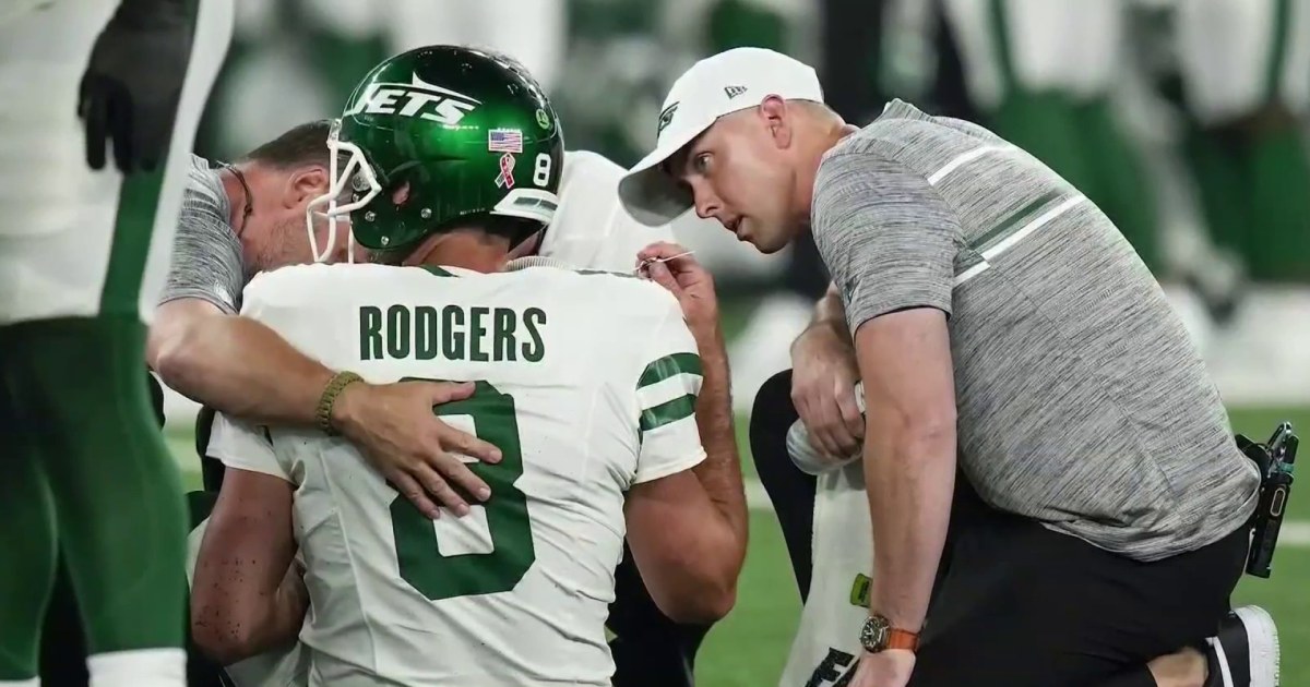 Aaron Rodgers suffers serious injury during New York Jets debut