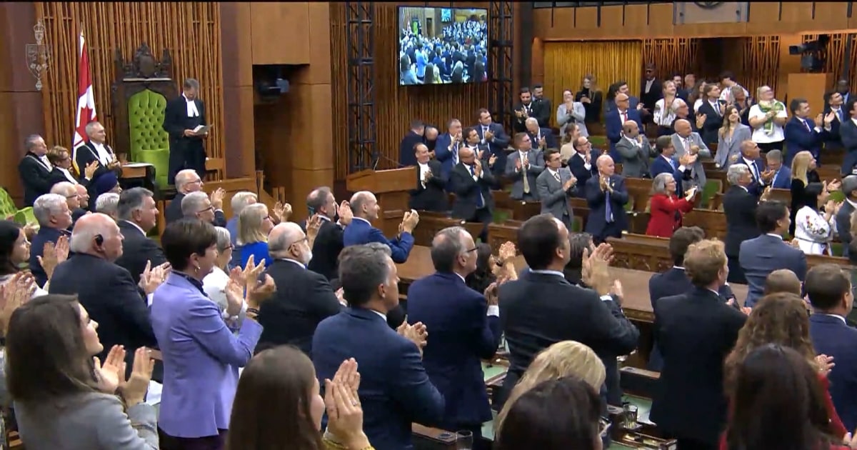 Standing ovation by Canadian lawmakers for Ukrainian who fought with the Nazis