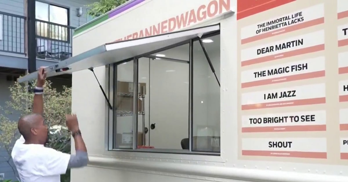 'Banned wagon' tours Southern U.S. handing out restricted books