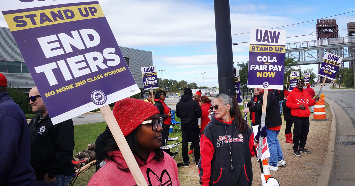 Ford, UAW Reach Tentative Labor Agreement