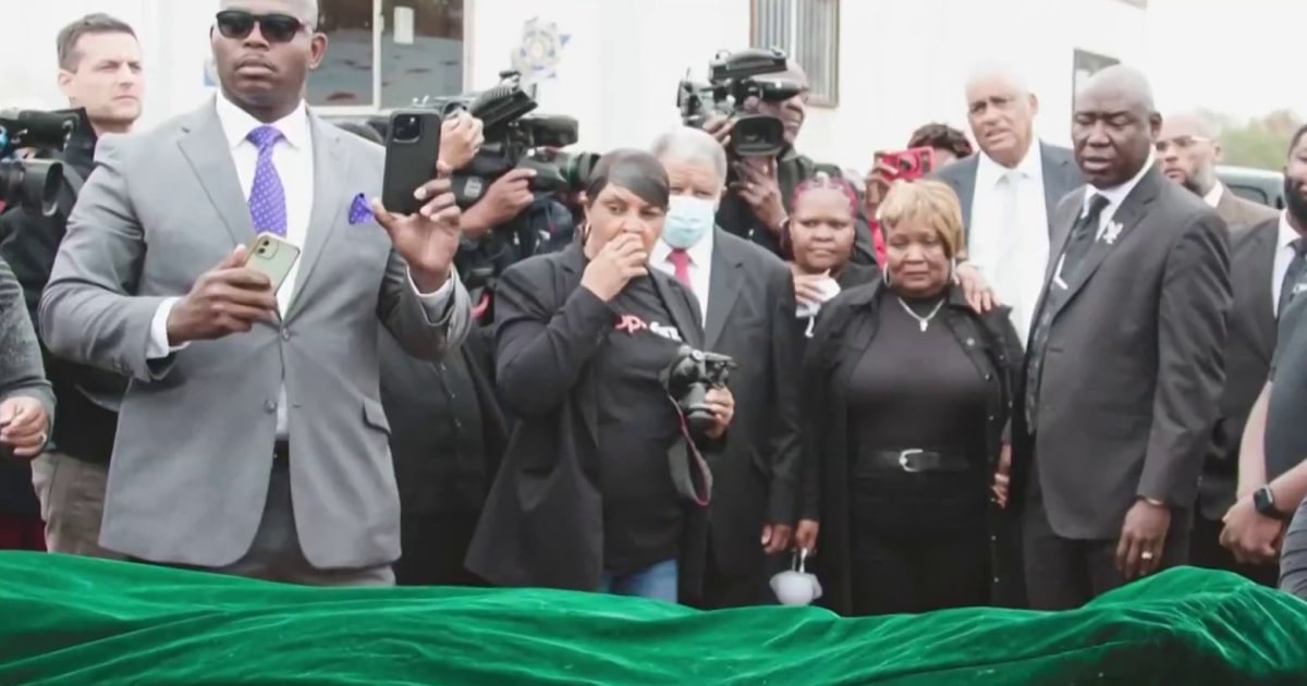 Mother of man killed by police distraught over county's handling of his ...