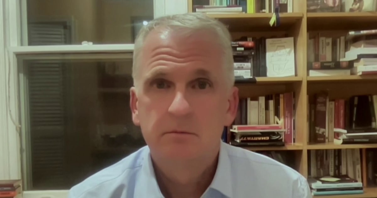 Tim Snyder on Russian losses in Ukraine amid U.S. show of support