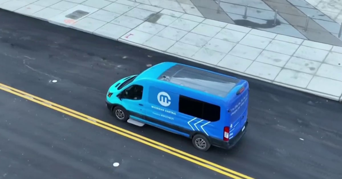 Electric road in Detroit can wirelessly charge EVs as they drive