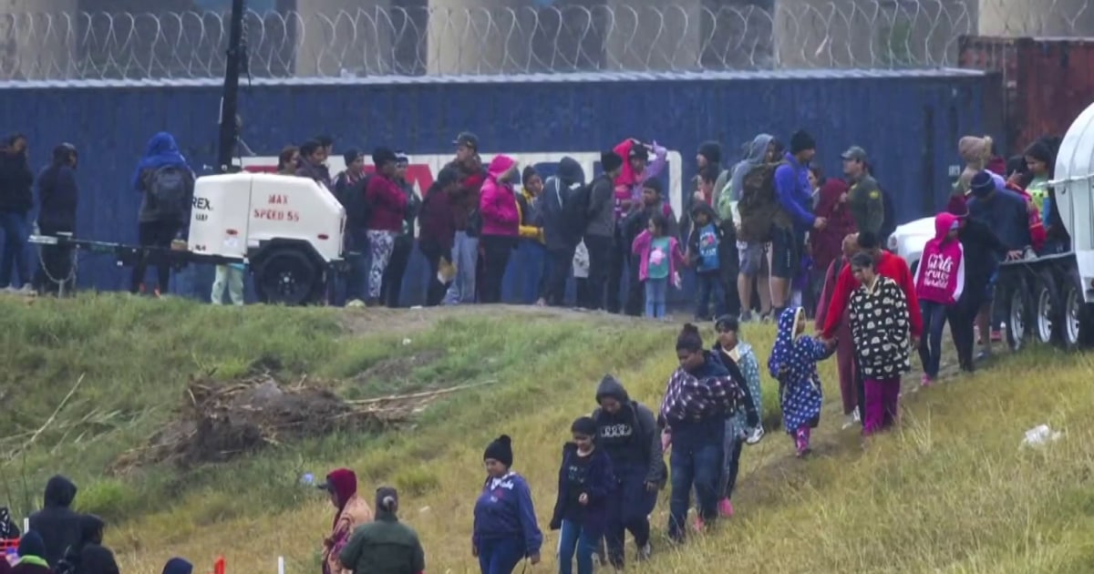 Texas sued over law allowing arrest of migrants who illegally cross border