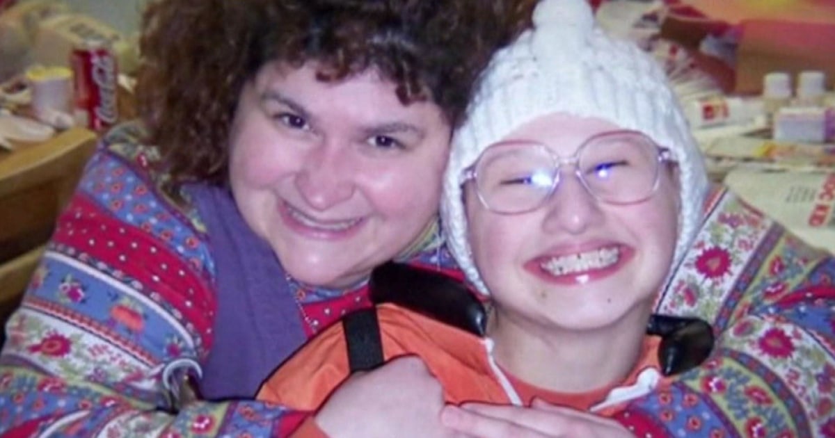 Gypsy Rose Blanchard released from prison after serving 7 years for(04)