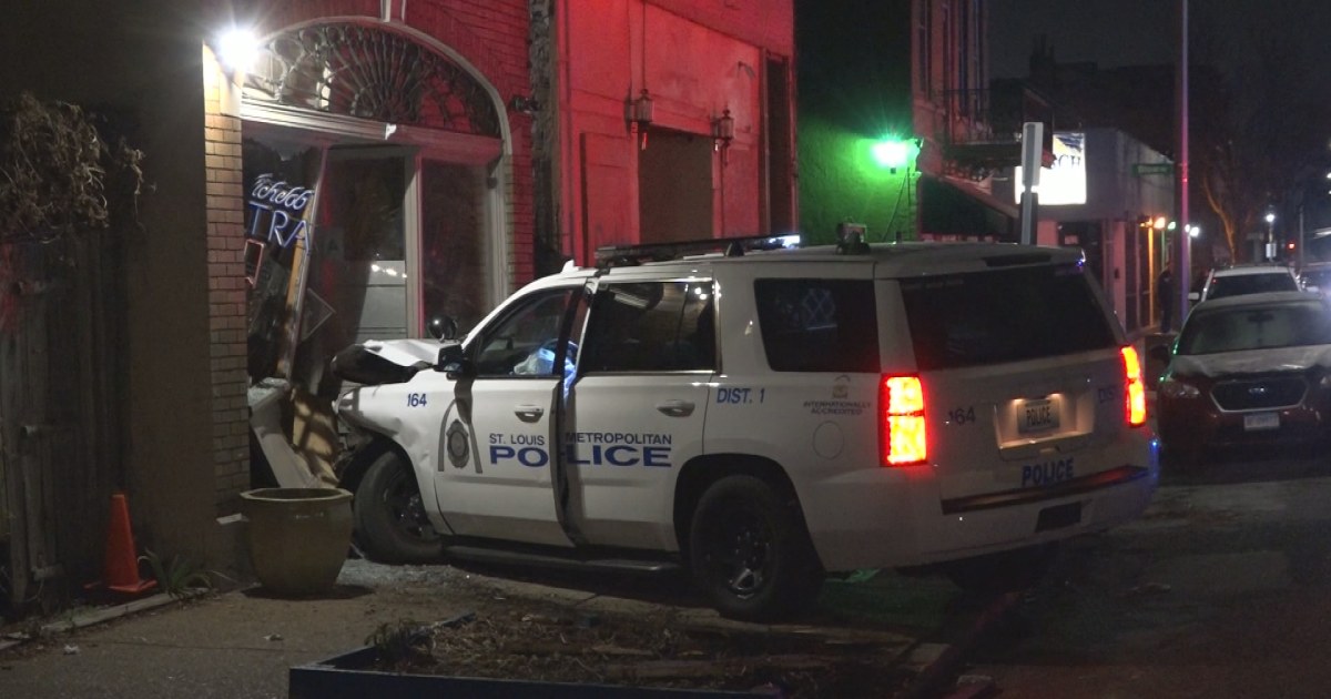 Police cruiser crashes into St. Louis gay bar