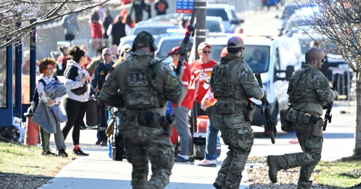 People flee scene after shooting at Kansas City Super Bowl parade
