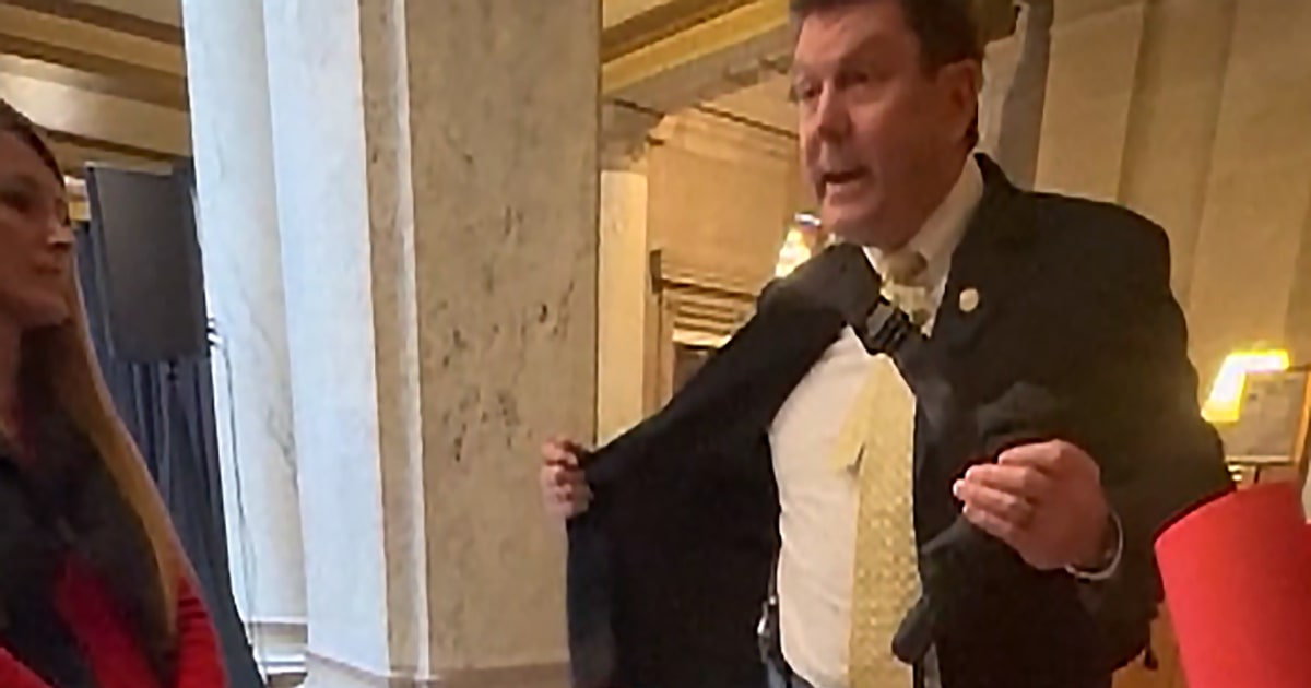 WATCH: Indiana lawmaker shows holstered gun to students advocating for gun control