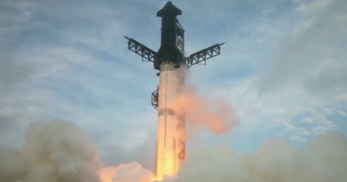 WATCH: SpaceX successfully launches third Starship test flight