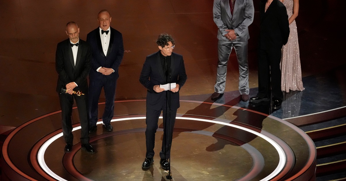 ‘the Zone Of Interest Director Jonathan Glazer Condemns Israel Hamas War In Oscar Speech