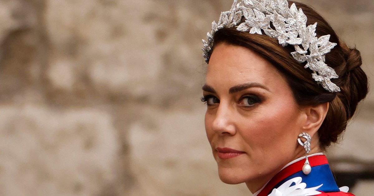 Buckingham Palace issues plea for privacy as Princess Kate treated for cancer