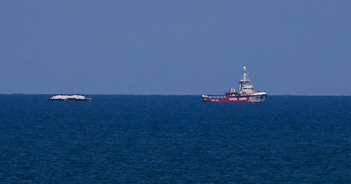shows aid ship arriving off the coast of Gaza