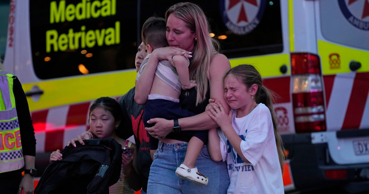 ‘He was on a killing spree’: Eyewitnesses recount Sydney mall stabbing