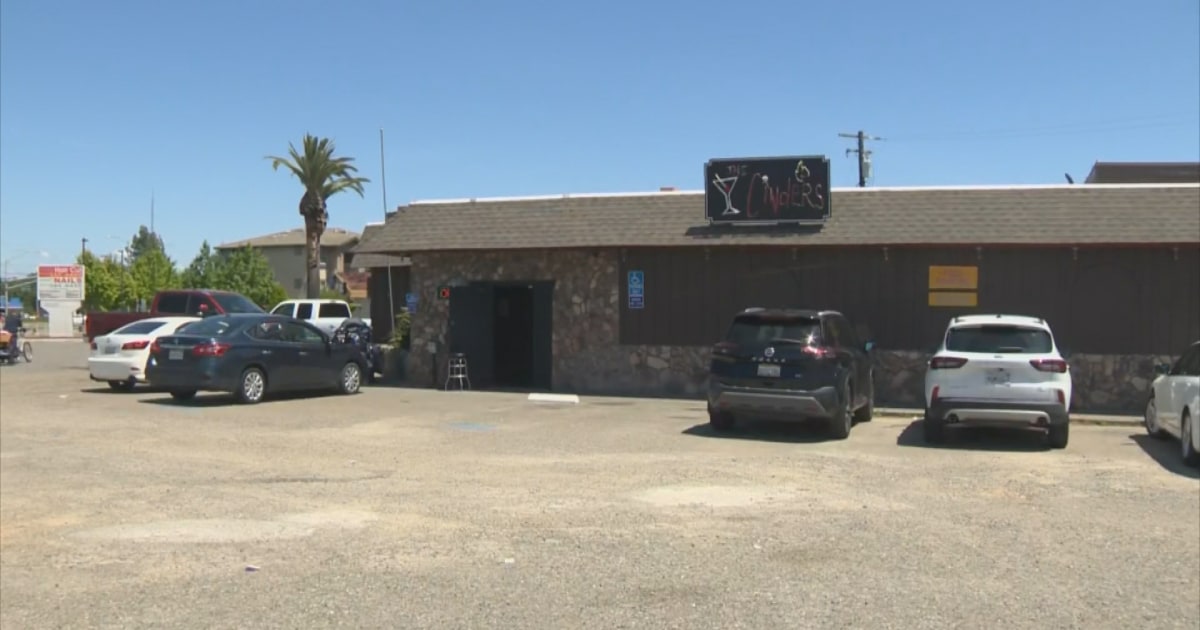 California man accused of paying stranger to take care of child outside of bar