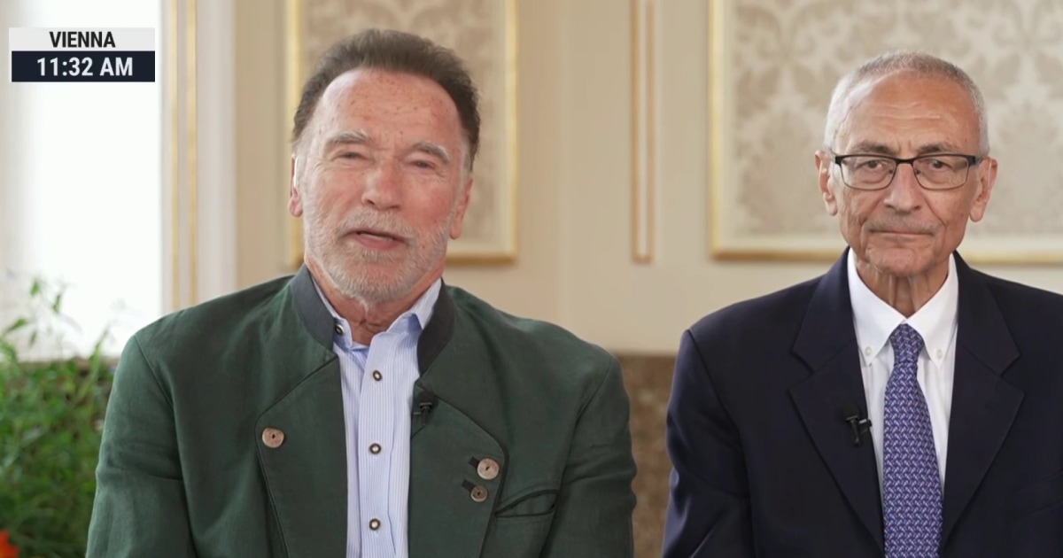 Arnold Schwarzenegger: Environmental issues shouldn't be political