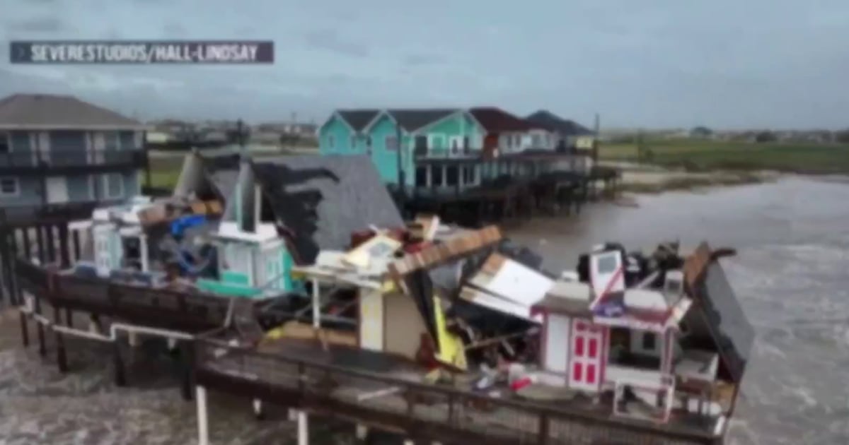 Beryl lashes Texas, bringing high winds, heavy rain and flooding