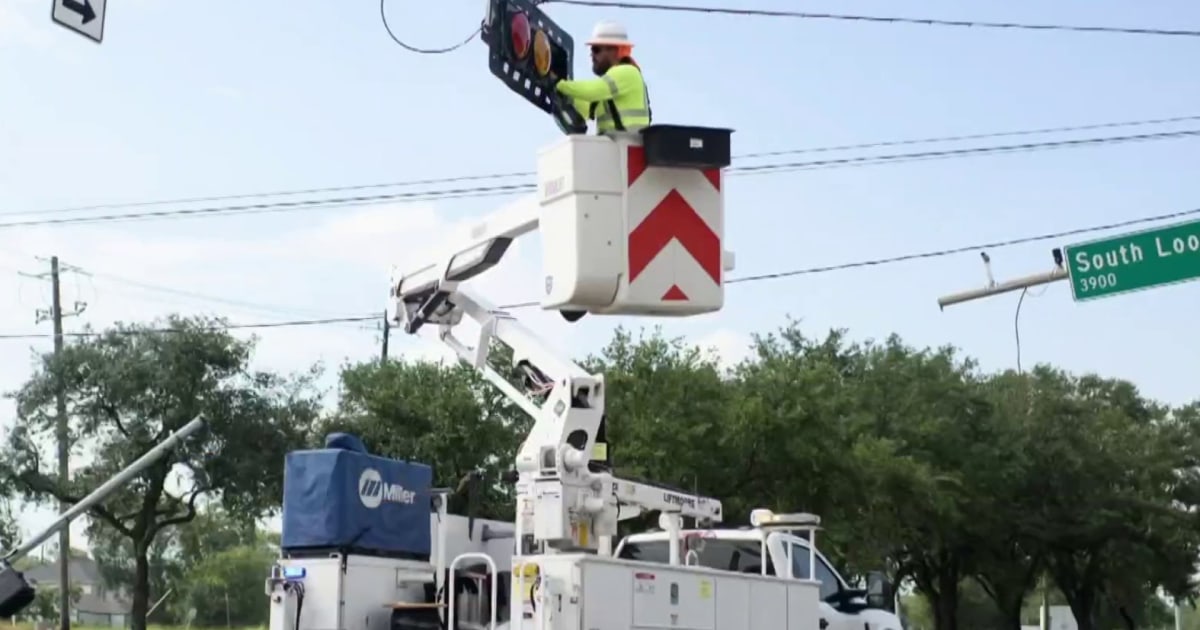 More than 1 million still without power in Houston in sweltering heat