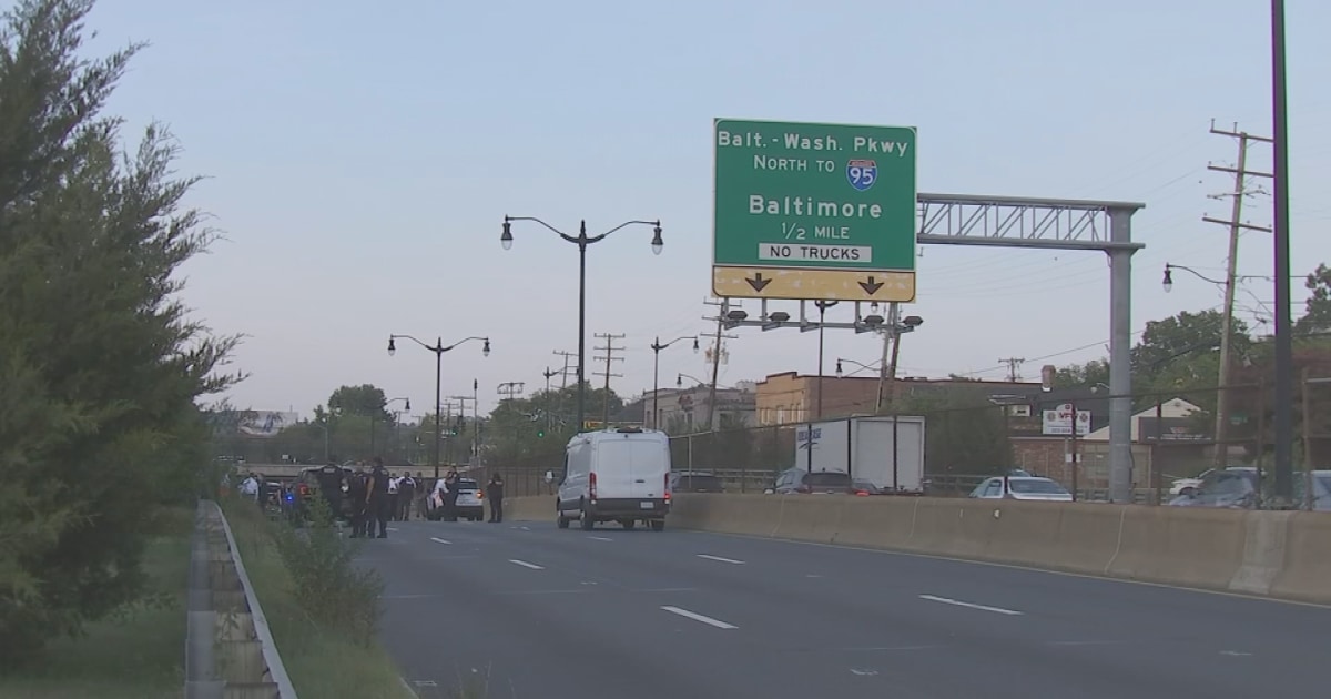 Washington police officer fatally shot while retrieving gun