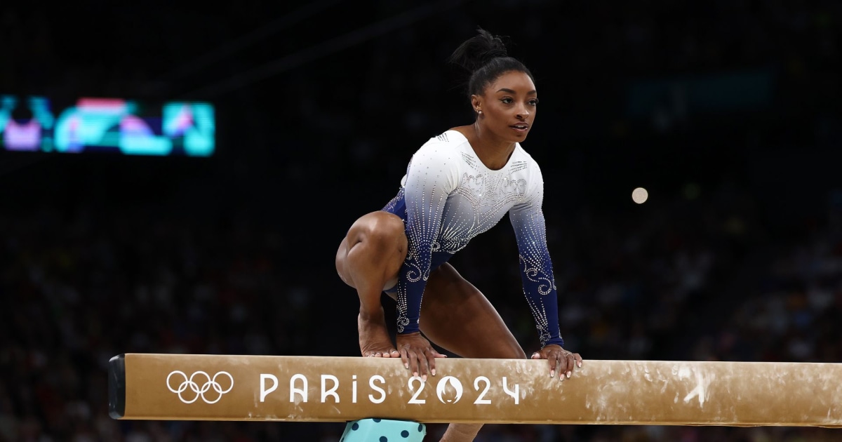 Simone Biles falls short of podium after beam slip-up