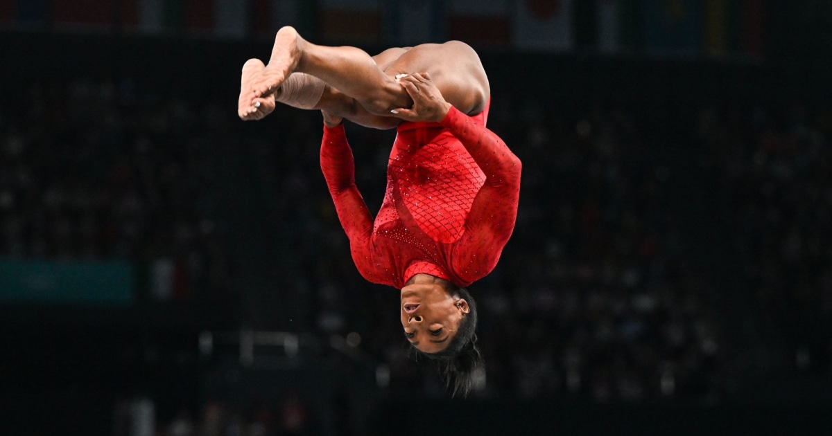 Simone Biles untouchable on vault, soars to gold once again