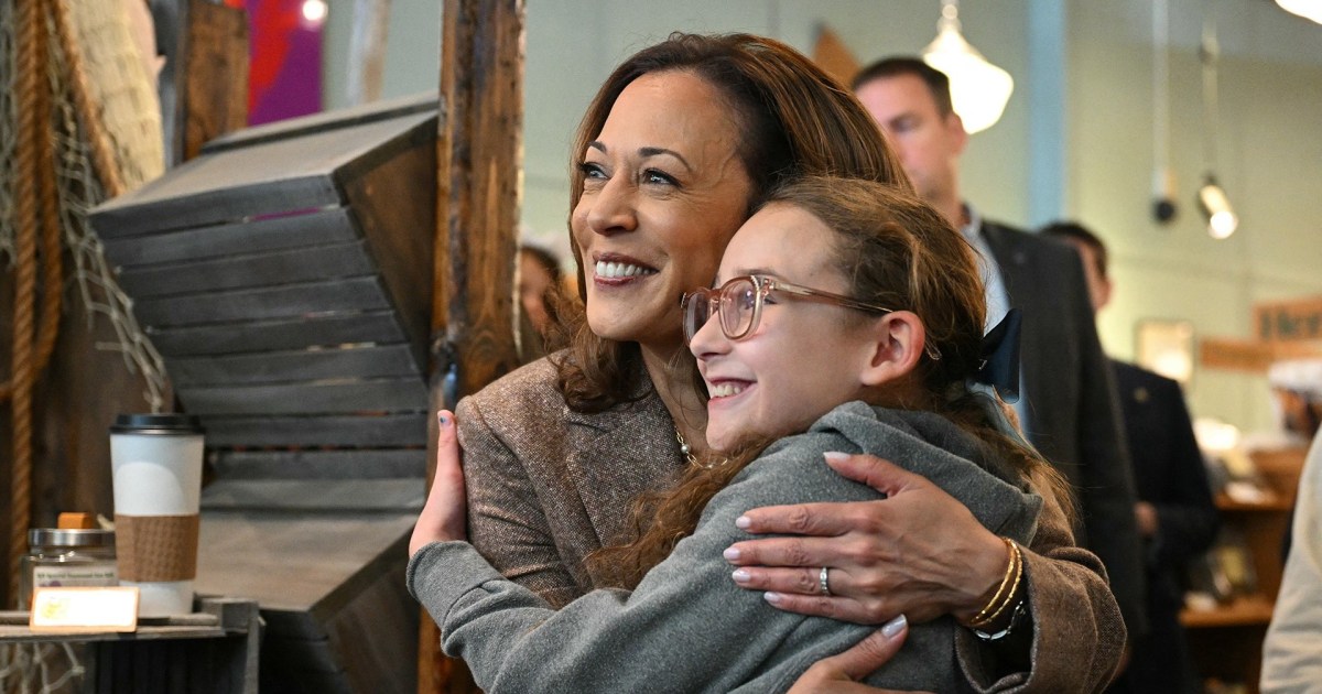 Harris makes stop at Pittsburgh business amid debate preparation