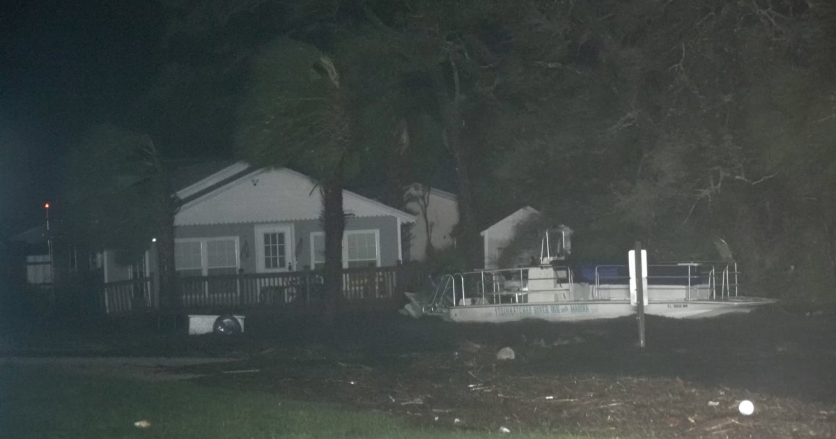 Hurricane Helene floods streets in Steinhatchee, Florida