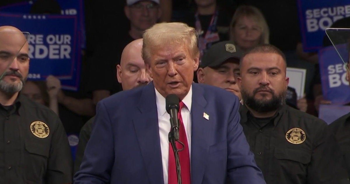 Trump announces plans to hire additional 10,000 border agents