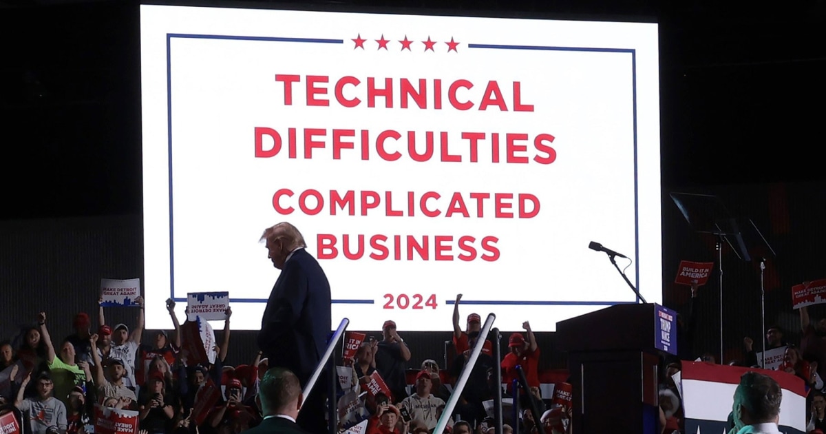 Trump's mic cuts out for nearly 20 minutes at Michigan rally