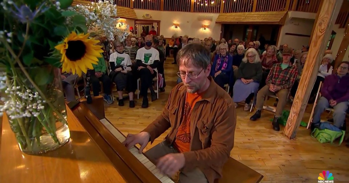 Music professor aims to perform piano concerts in every Vermont town