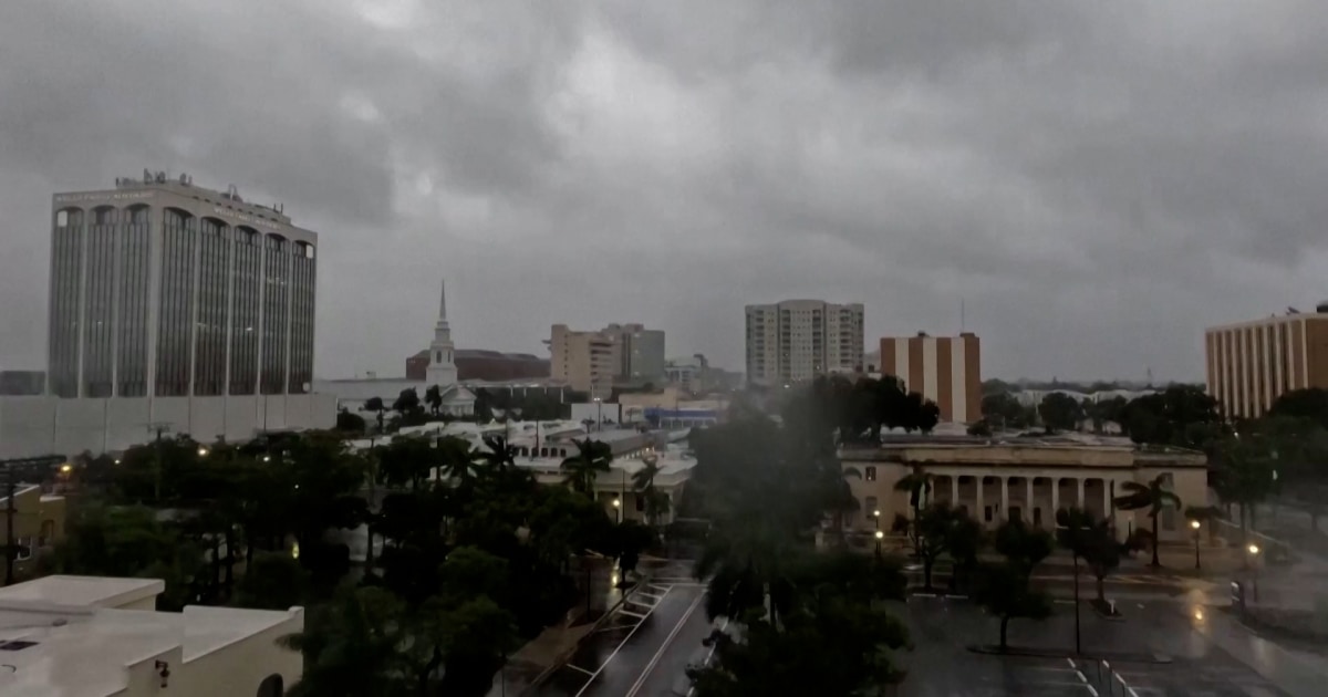 Timelapse video over Sarasota shows Hurricane Milton's approach to Florida