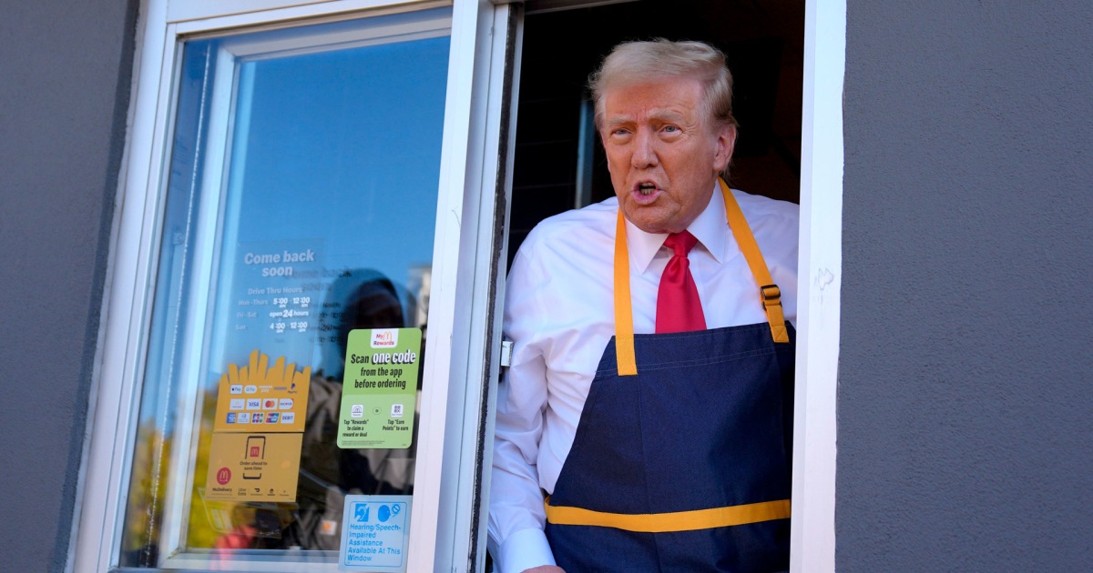 Donald Trump Works Behind the Counter at McDonald's in Pennsylvania ...