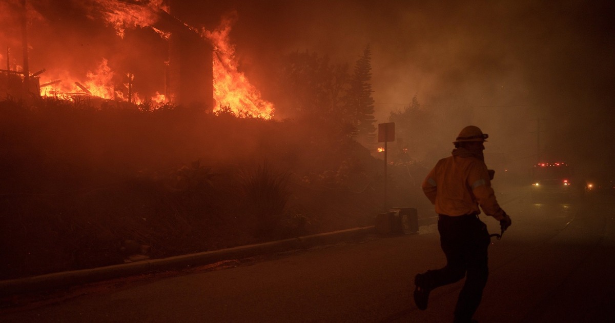 'Run for your lives!' Extreme wind whips firestorm through Los Angeles