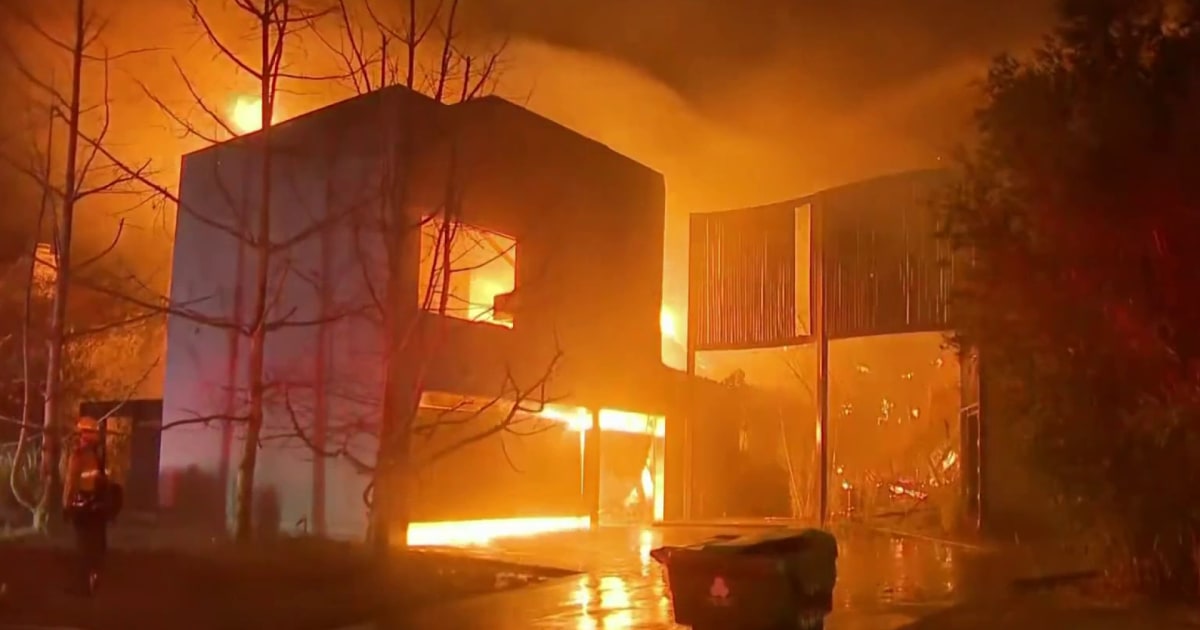 Death toll rises in wildfire disaster as winds intensify again