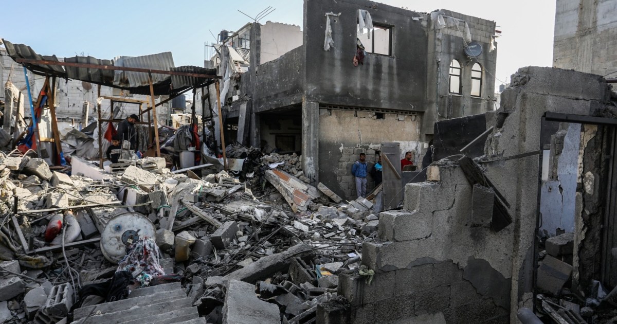 Israeli strikes kill hundreds in Gaza as ceasefire teeters on the brink