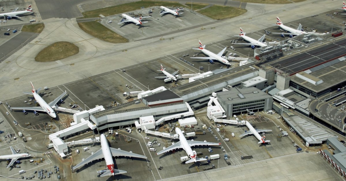 London airport closed after fire causes major power outage