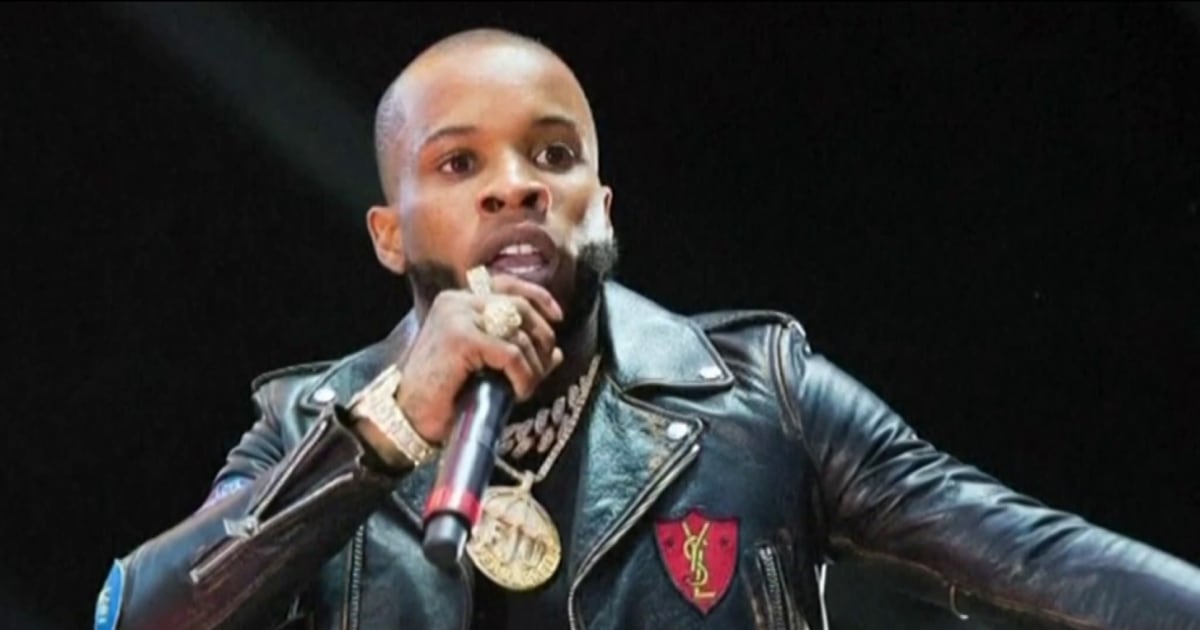 Mpxl Rapper Rapper Tory Lanez rushed to hospital after prison yard stabbing
