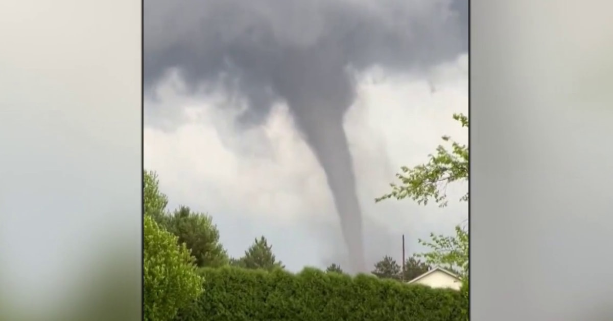 Tornadoes touch down across Midwest