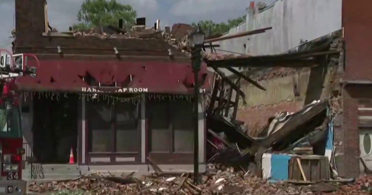 Devastating tornado hits St. Louis