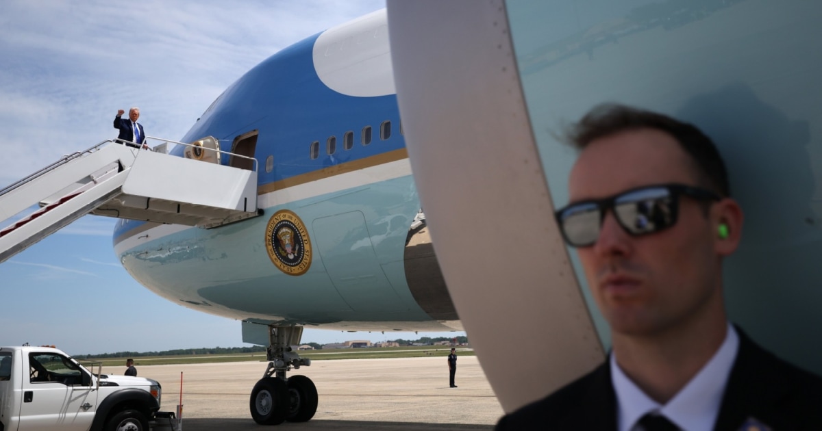 Ali Velshi: Just when you think Trump can't make his Qatari plane controversy worse, he does