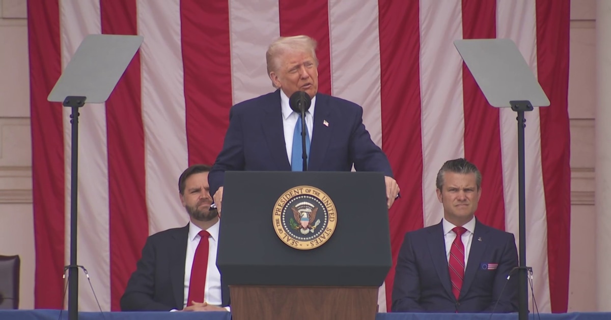 Trump honors fallen soldiers during Arlington National Cemetery address