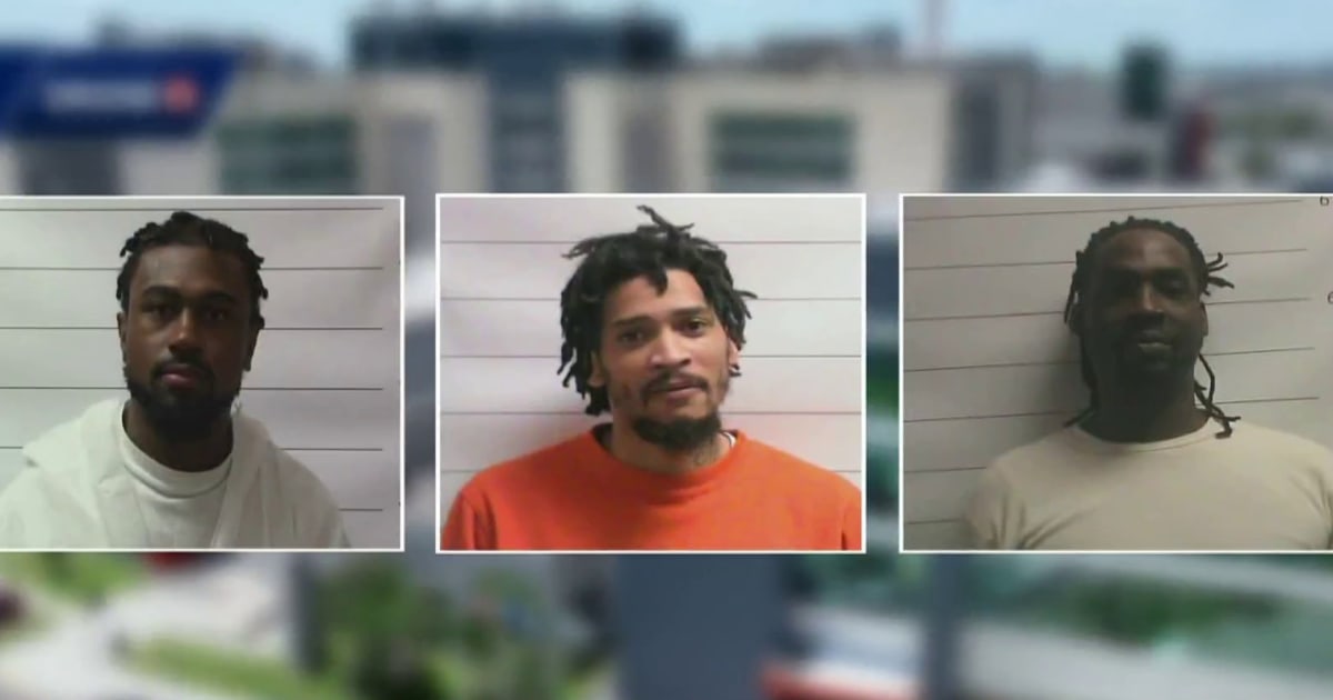 Urgent search for escaped prisoners underway in several states